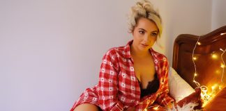 Behind The Scenes: Imogen Waits For Santa – 4:09 Mins HD Video