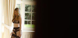 Behind The Scenes: Jess Does Burlesque – 8:20 Mins HD Video